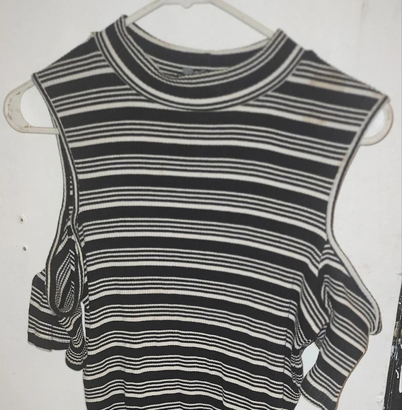 Shoulder less dress - Picture 1 of 4